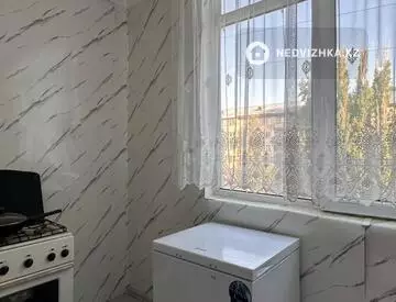1-комнатная квартира, этаж 3 из 5, 39 м²