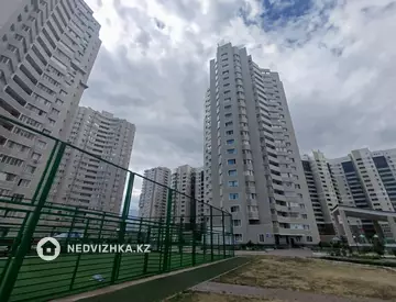 2-комнатная квартира, этаж 22 из 22, 58 м², миниатюра 1