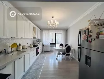 4-комнатная квартира, этаж 2 из 3, 130 м², миниатюра 2