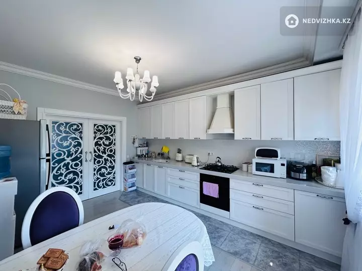 4-комнатная квартира, этаж 2 из 3, 130 м²