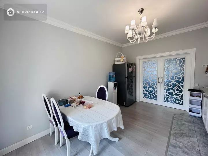 4-комнатная квартира, этаж 2 из 3, 130 м², фотография 4