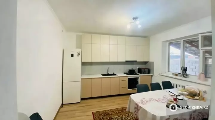 3-комнатный дом, 8 соток, 152 м², фотография 2