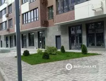 3-комнатная квартира, этаж 2 из 7, 72 м², миниатюра 1