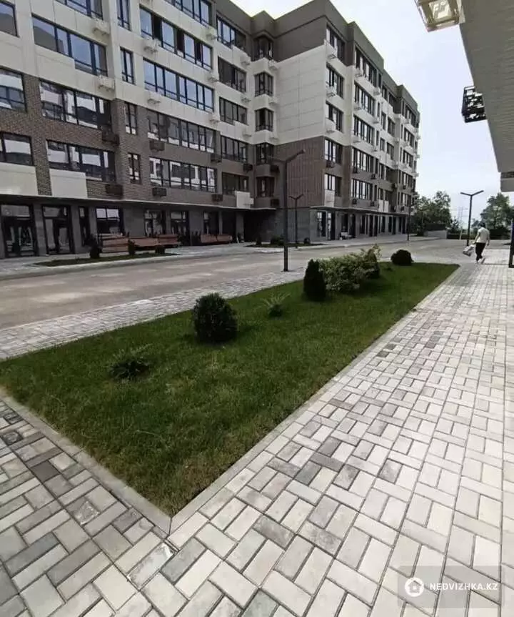 3-комнатная квартира, этаж 2 из 7, 72 м², фотография 2