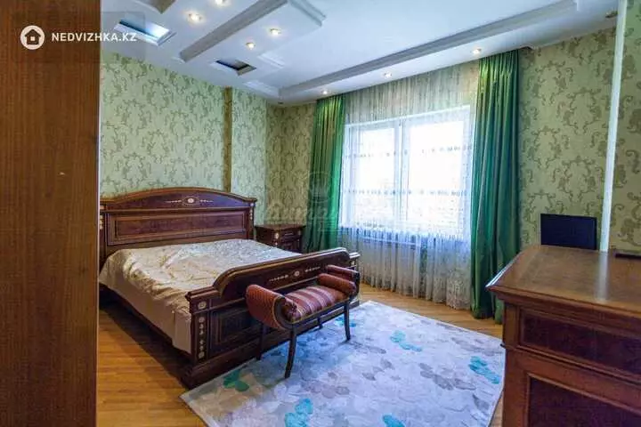 4-комнатная квартира, этаж 4 из 6, 147 м², фотография 5
