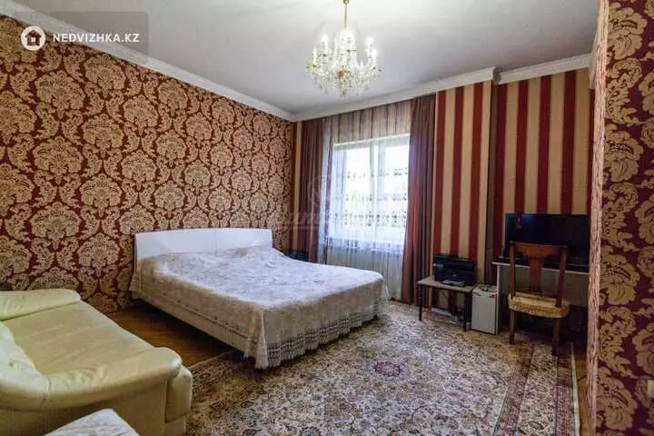 4-комнатная квартира, этаж 4 из 6, 147 м², фотография 4