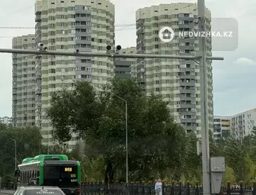 2-комнатная квартира, этаж 13 из 21, 64 м²