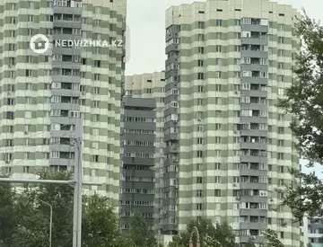 2-комнатная квартира, этаж 13 из 21, 64 м²