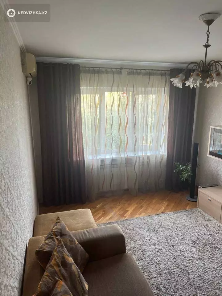 4-комнатная квартира, этаж 4 из 9, 104 м², фотография 3