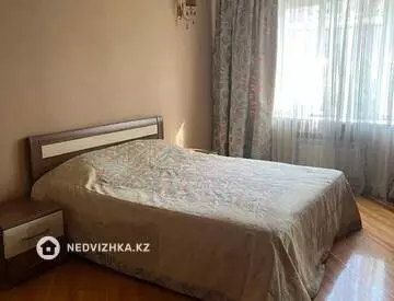 4-комнатная квартира, этаж 4 из 9, 104 м²