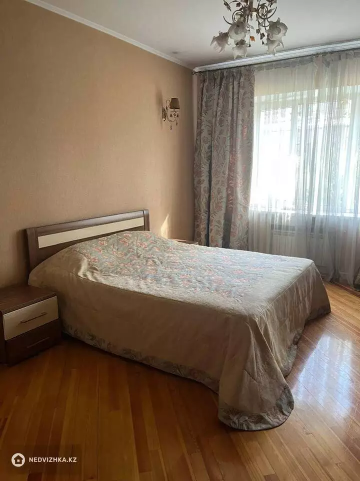 4-комнатная квартира, этаж 4 из 9, 104 м², фотография 4