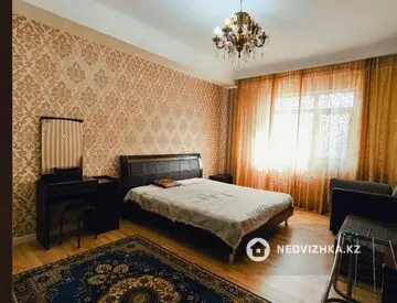 3-комнатная квартира, этаж 2 из 8, 124 м²