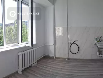 1-комнатная квартира, этаж 4 из 5, 38 м²