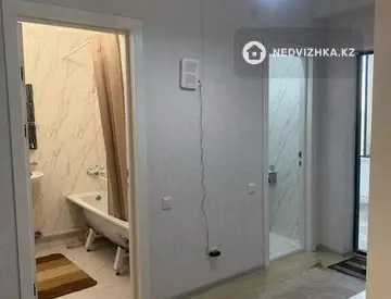 2-комнатная квартира, этаж 4 из 20, 73 м², Посуточно