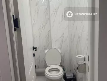 2-комнатная квартира, этаж 4 из 20, 73 м², Посуточно, миниатюра 9