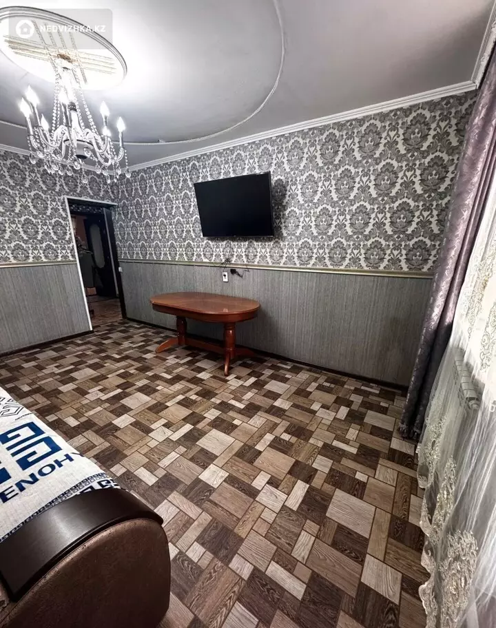 3-комнатная квартира, этаж 2 из 5, 60 м², фотография 2