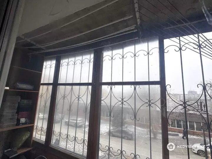 3-комнатная квартира, этаж 2 из 5, 60 м², фотография 4