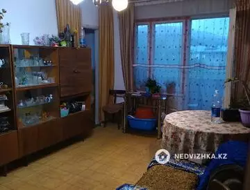 3-комнатная квартира, этаж 4 из 4, 51 м²