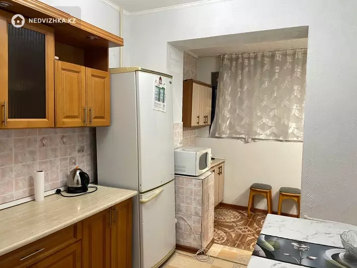 2-комнатная квартира, этаж 2 из 5, 56 м², Посуточно, фотография 4
