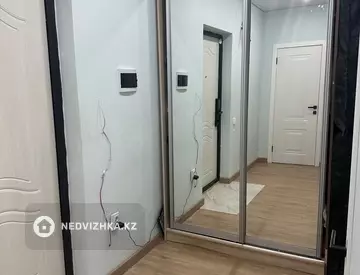1-комнатная квартира, этаж 3 из 9, 32 м²