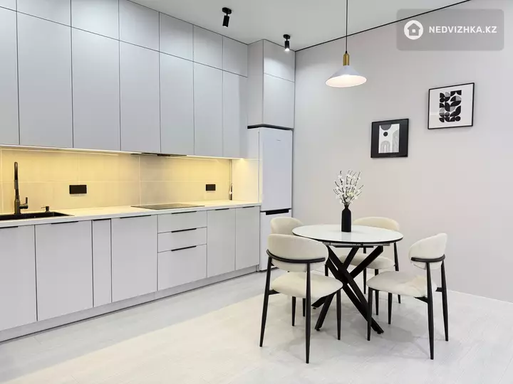 2-комнатная квартира, этаж 3 из 9, 64 м², фотография 3