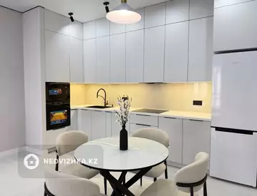 2-комнатная квартира, этаж 3 из 9, 64 м²