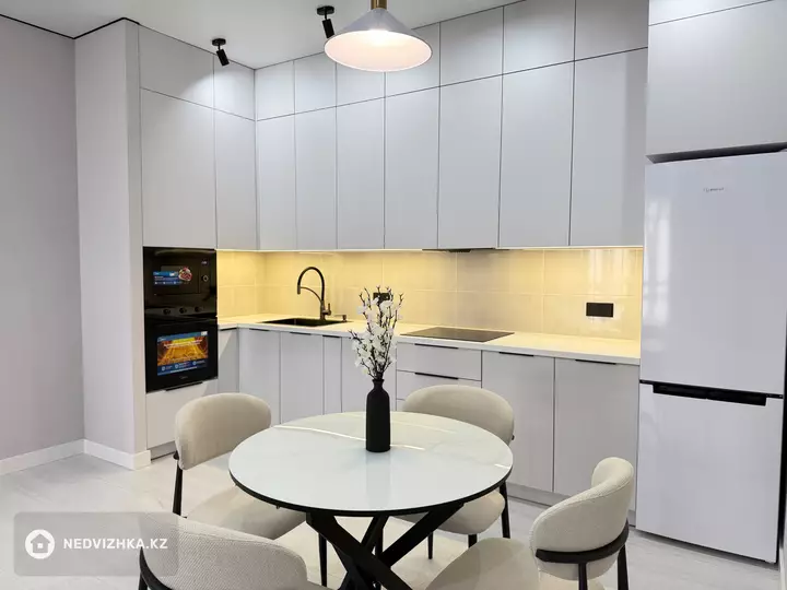 2-комнатная квартира, этаж 3 из 9, 64 м², фотография 5