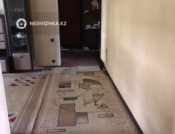 4-комнатная квартира, этаж 2 из 4, 97 м²