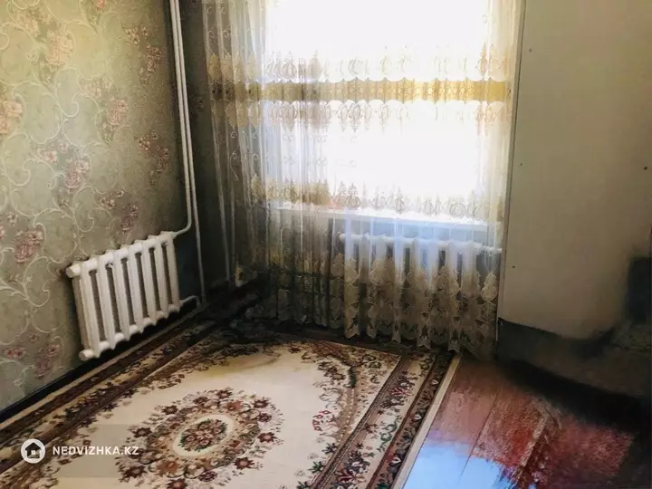 4-комнатная квартира, этаж 2 из 4, 97 м², фотография 4
