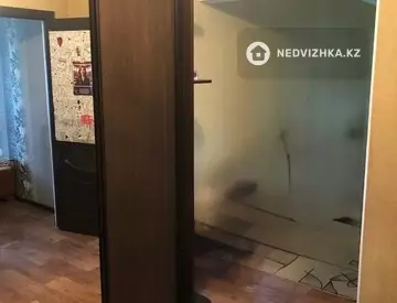4-комнатная квартира, этаж 2 из 4, 97 м², миниатюра 7