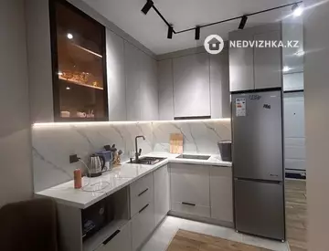 1-бөлмелі пәтер, қабат 3 барлық қабат саны 9, 40 м², Посуточно, 9-нобай