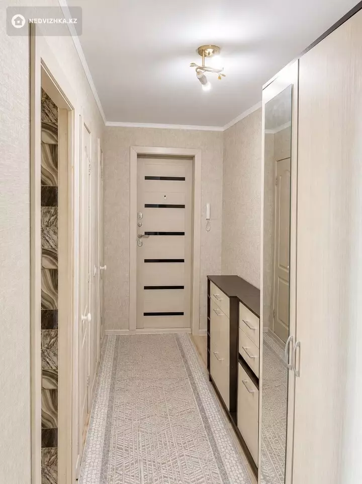 2-комнатная квартира, этаж 1 из 4, 42 м², фотография 2