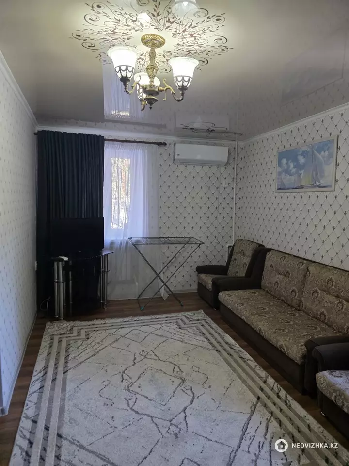 2-комнатная квартира, этаж 2 из 5, 41 м², фотография 2
