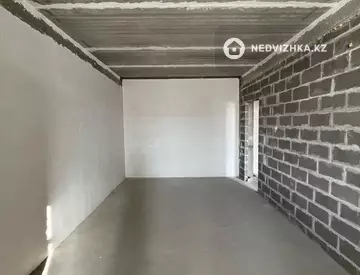 2-комнатная квартира, этаж 4 из 10, 82 м²