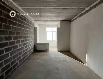 2-комнатная квартира, этаж 4 из 10, 82 м², миниатюра 6