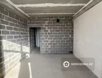 2-комнатная квартира, этаж 4 из 10, 82 м², миниатюра 9