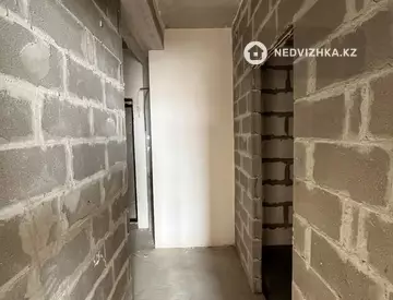 2-комнатная квартира, этаж 4 из 10, 82 м², миниатюра 10