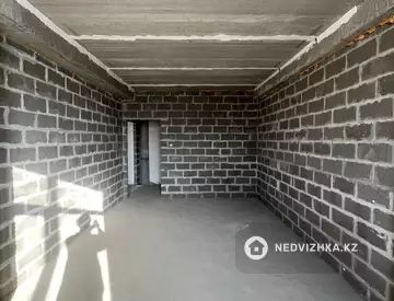 2-комнатная квартира, этаж 4 из 10, 82 м², миниатюра 11
