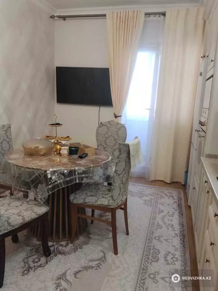 4-комнатная квартира, этаж 7 из 7, 107 м², фотография 2