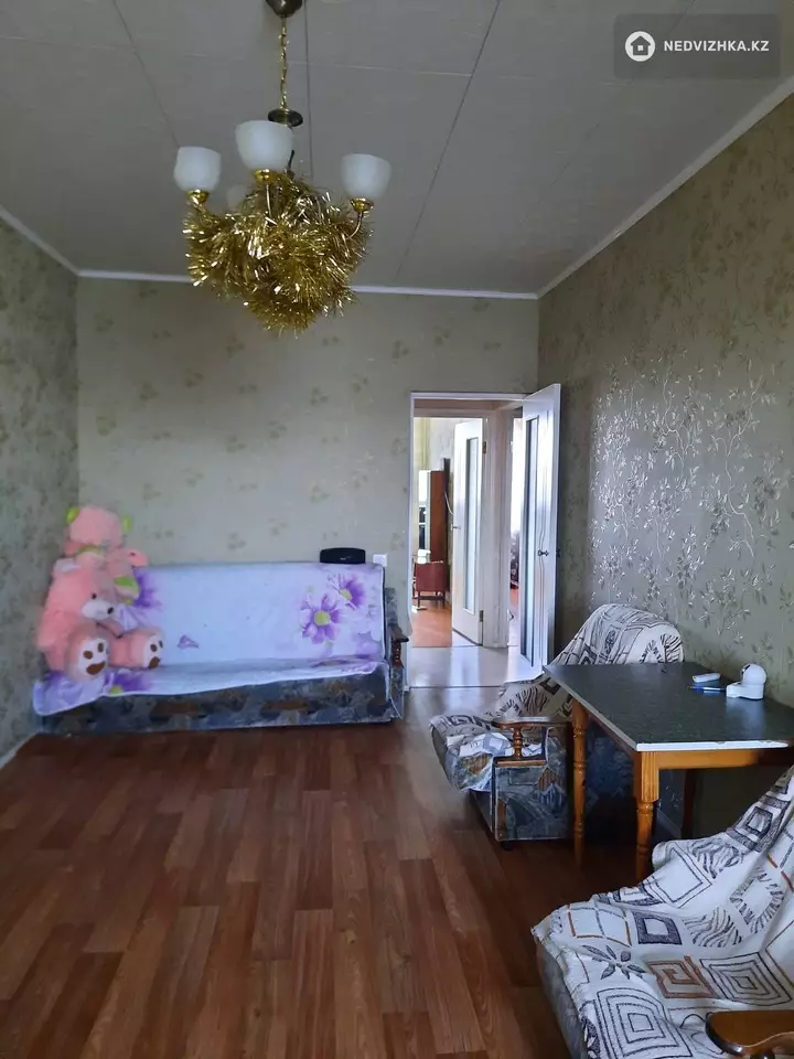 3-комнатная квартира, этаж 4 из 5, 70 м², фотография 2