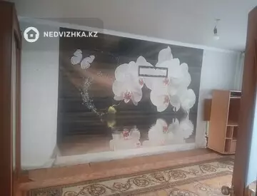1-комнатная квартира, этаж 1 из 5, 32 м², На длительный срок