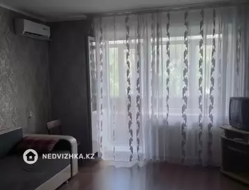 3-комнатная квартира, этаж 4 из 9, 68 м², миниатюра 1