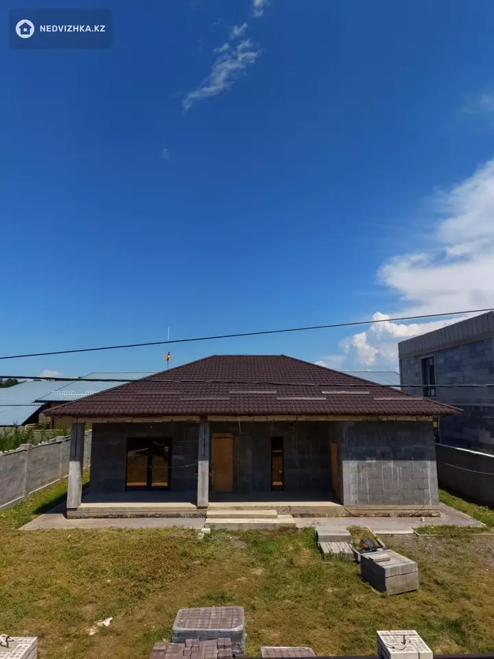 4-комнатный дом, 6 соток, 182 м²