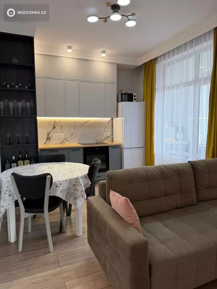 3-комнатная квартира, этаж 10 из 12, 65 м²