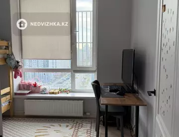 3-комнатная квартира, этаж 10 из 12, 65 м², миниатюра 3