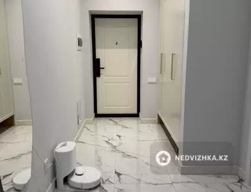 3-комнатная квартира, этаж 10 из 12, 65 м², миниатюра 5