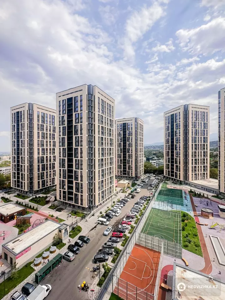 3-комнатная квартира, этаж 10 из 20, 110 м², На длительный срок, 2-фотосурет