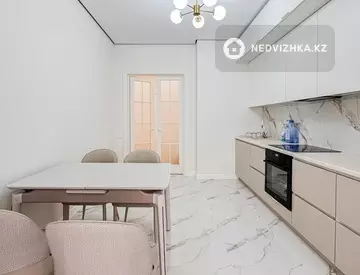 3-комнатная квартира, этаж 10 из 20, 110 м², На длительный срок, миниатюра 10