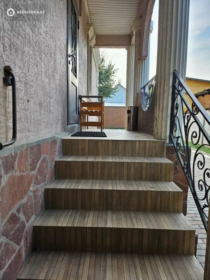5-комнатный дом, 6 соток, 250 м², фотография 3