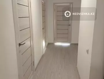 2-комнатная квартира, этаж 4 из 10, 61 м²